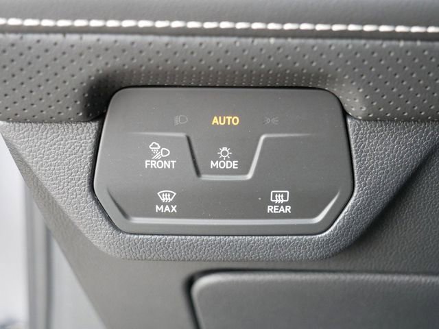 Certified 2025 Volkswagen Atlas SEL image 24