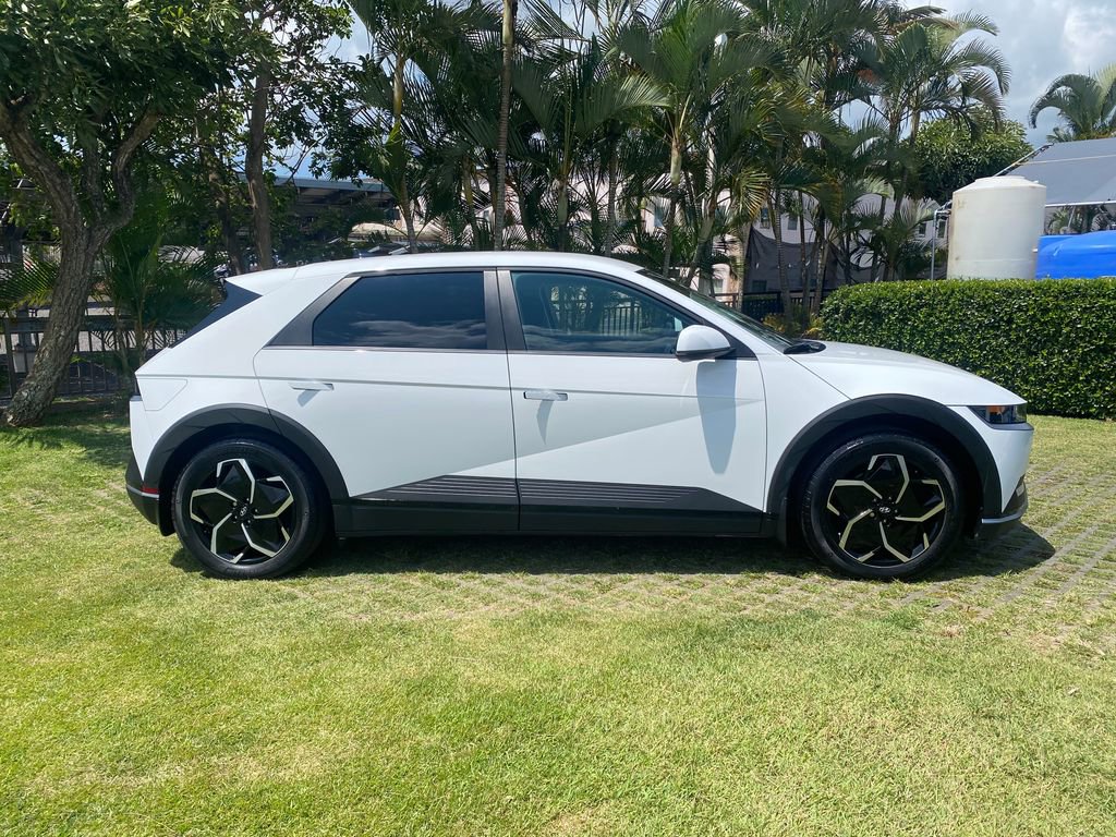 Certified 2024 Hyundai Ioniq 5 SEL RWD image 8