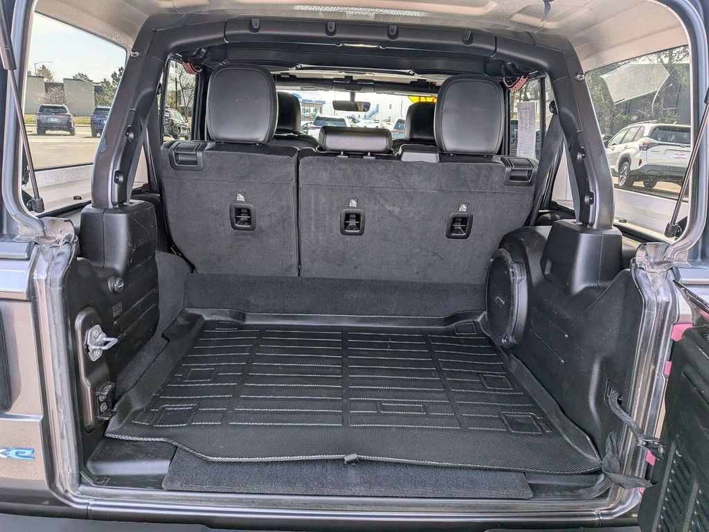 Used 2021 Jeep Wrangler Unlimited Sahara w/ Cold Weather Group image 6