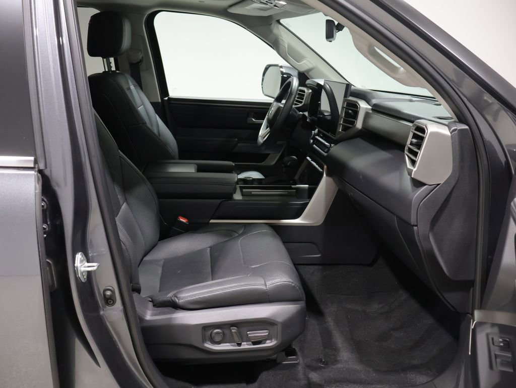 Used 2024 Toyota Sequoia SR5 w/ SR5 Premium Package AWD/4WD image 26