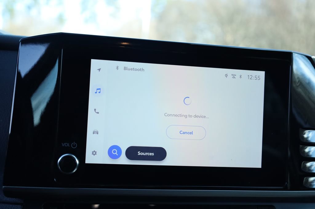 Used 2025 Toyota Camry SE image 7