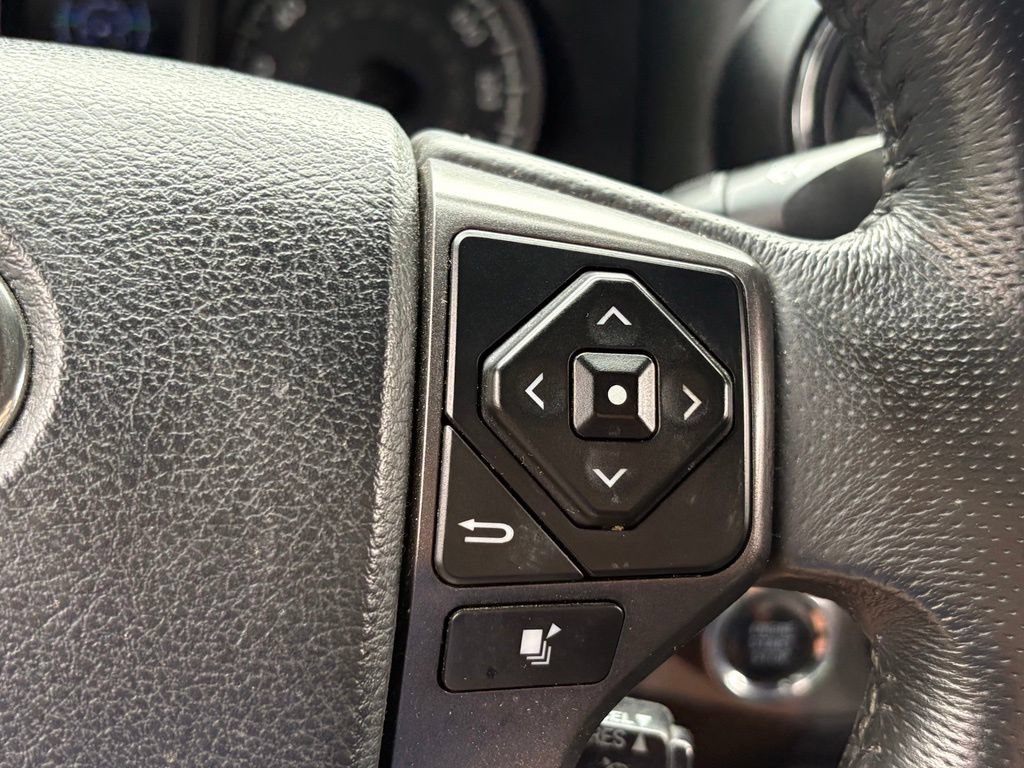 Used 2017 Toyota Tacoma TRD Off-Road w/ Tow Package (A/T) AWD/4WD image 17