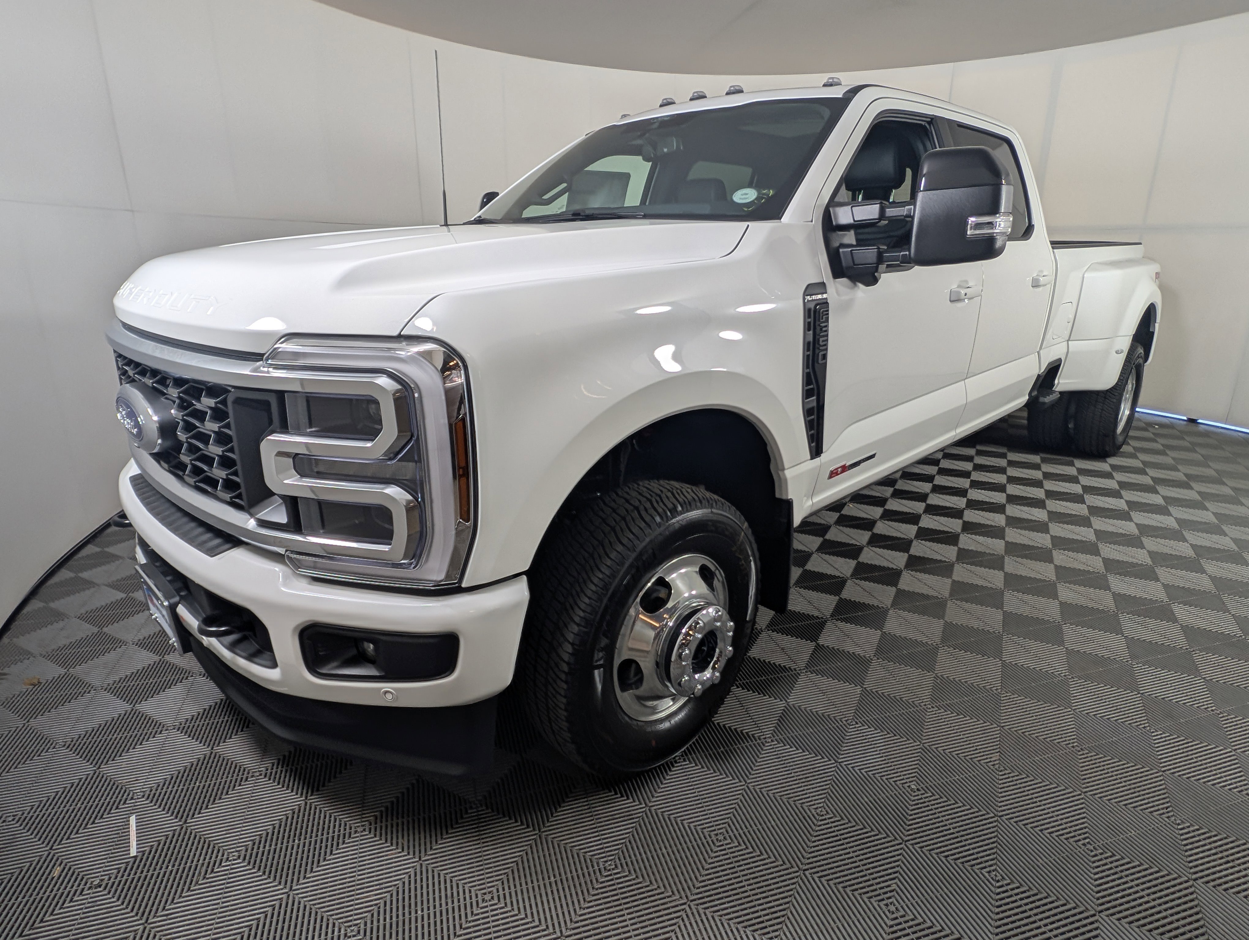 New 2026 Ford F350 Platinum image 3
