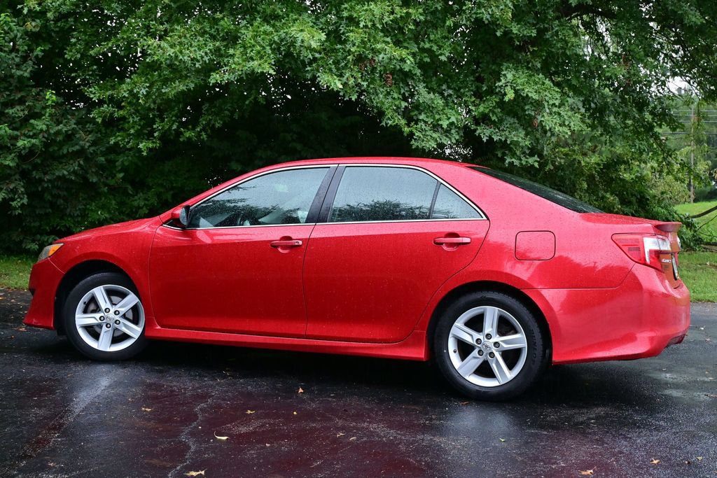 Used 2013 Toyota Camry SE FWD image 7