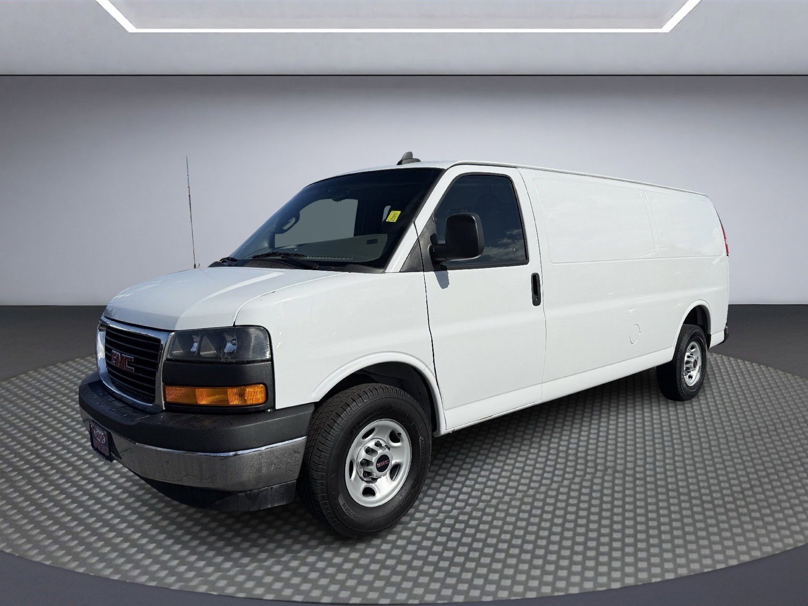 Used 2021 GMC Savana 2500 Extended w/ Driver Convenience Package image 2