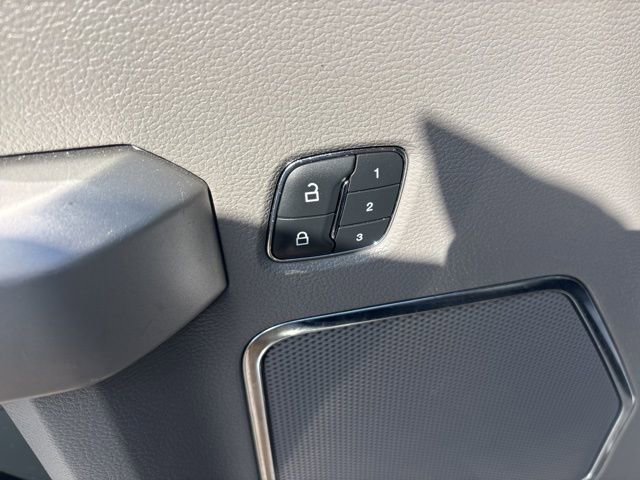 Used 2020 Ford F150 Lariat w/ Equipment Group 501A Mid image 28