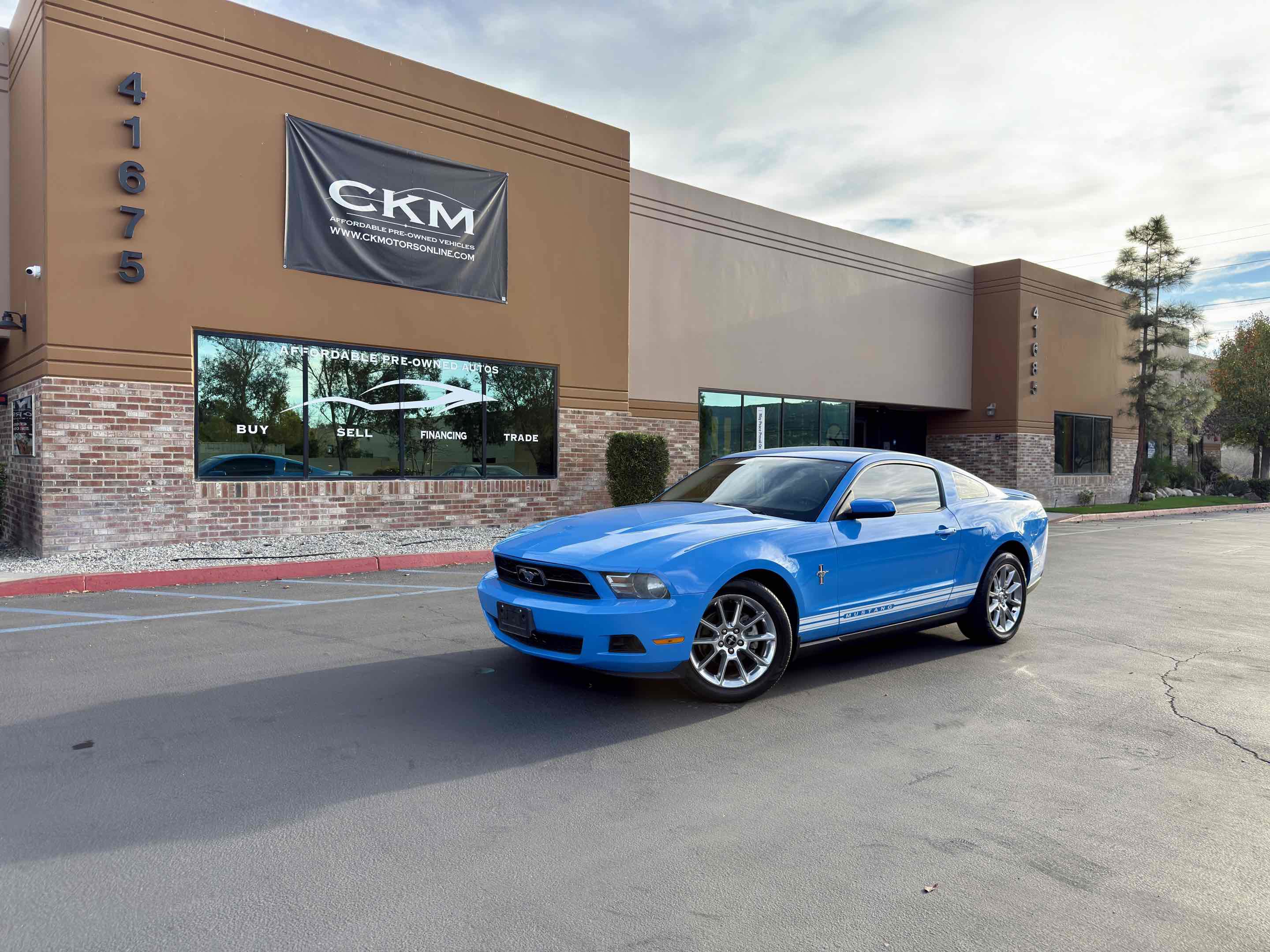 Used 2010 Ford Mustang Premium image 2