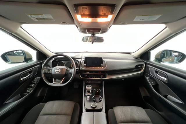 Used 2025 Nissan Rogue SV image 9