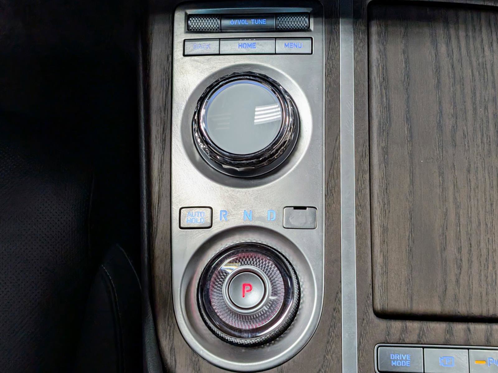 Used 2024 Genesis G80 image 25