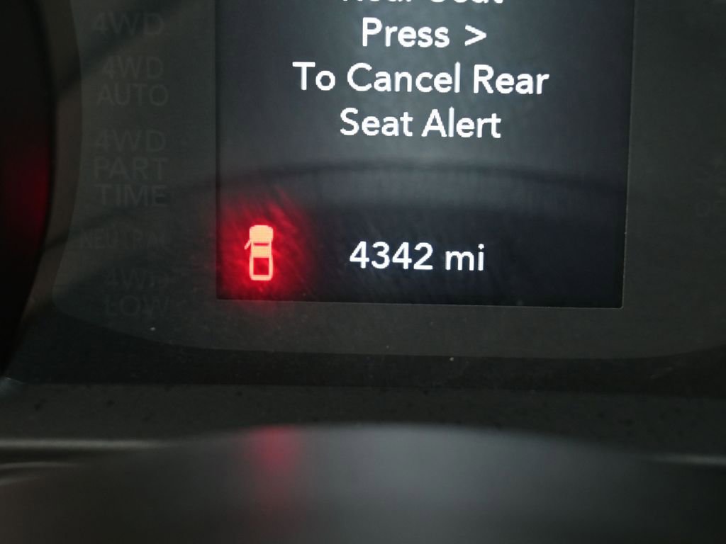 Used 2024 Jeep Gladiator Sport image 28