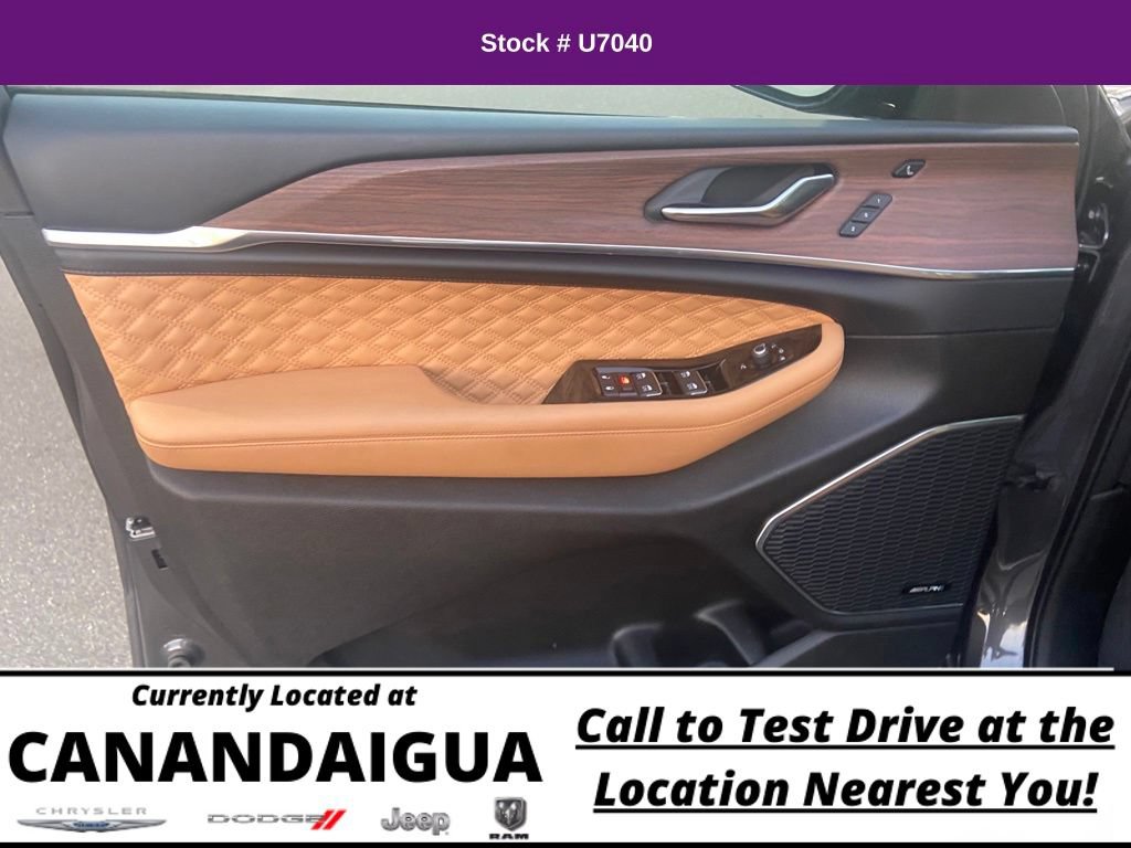 Used 2022 Jeep Grand Cherokee Summit AWD/4WD image 45
