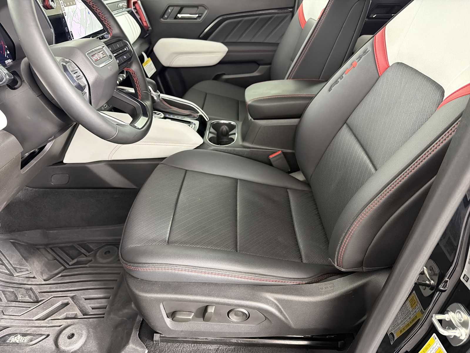Used 2024 GMC Canyon AT4X w/ AT4X AEV Edition image 8