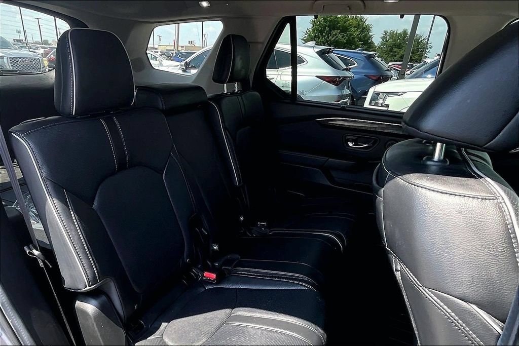 Used 2025 Honda Pilot Elite image 34