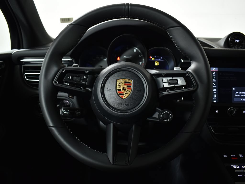 Used 2026 Porsche Macan AWD/4WD image 18
