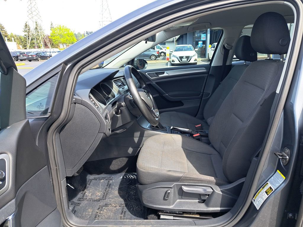 Used 2016 Volkswagen Golf S FWD image 11
