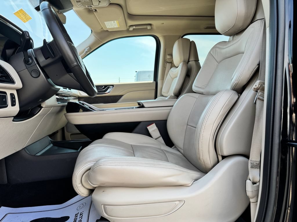 Used 2021 Lincoln Navigator Reserve w/ Luxury Package AWD/4WD image 22
