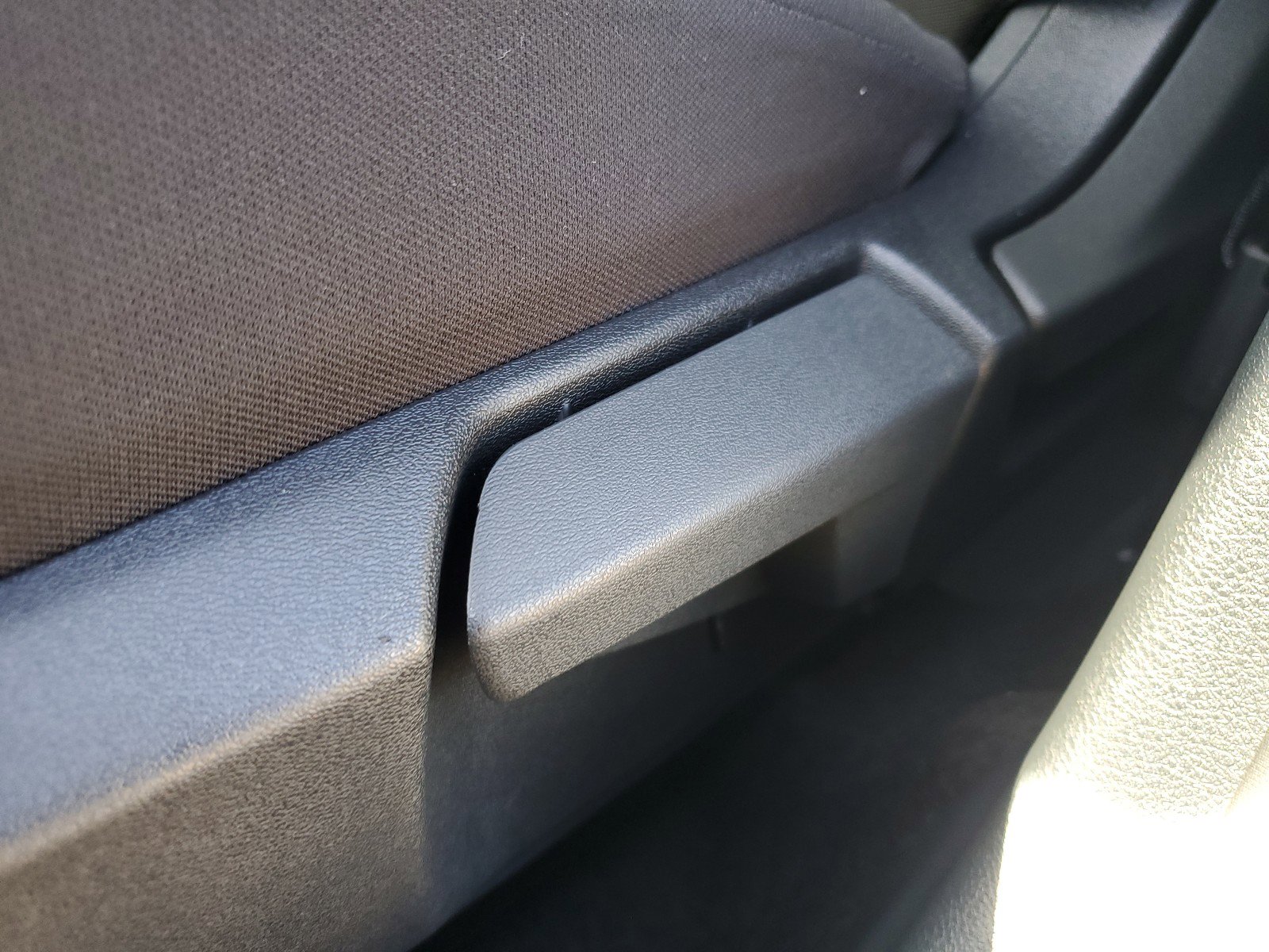 Certified 2025 Nissan Kicks S image 10