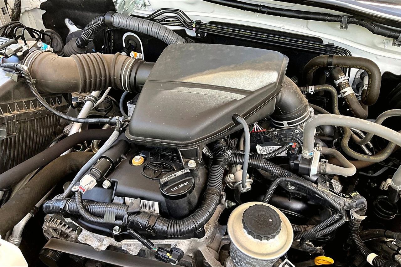 Used 2020 Toyota Tacoma SR AWD/4WD image 30