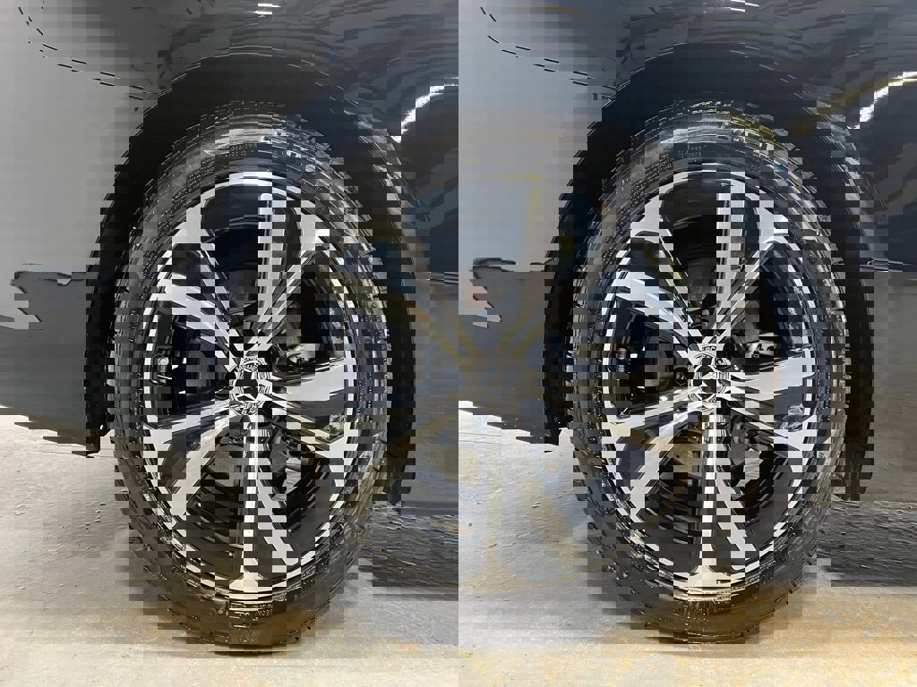 Used 2025 Mercedes-Benz CLE 300 4MATIC Cabriolet image 18