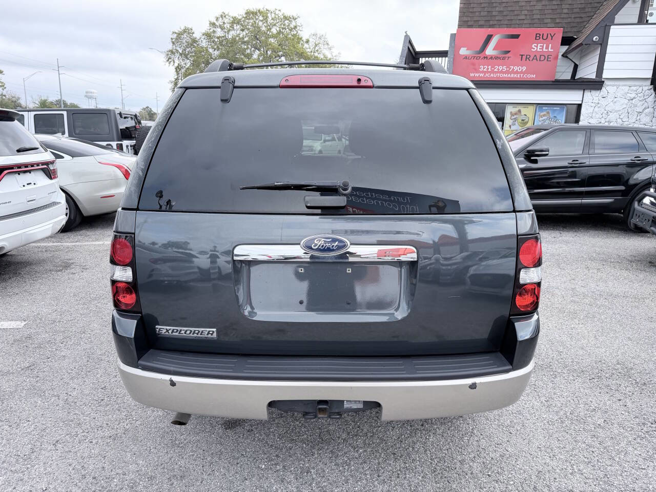 Used 2010 Ford Explorer Eddie Bauer image 4