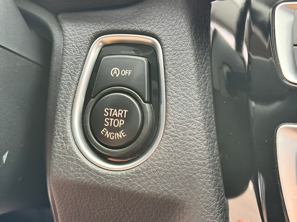Used 2016 BMW 320i xDrive Sedan AWD/4WD image 27