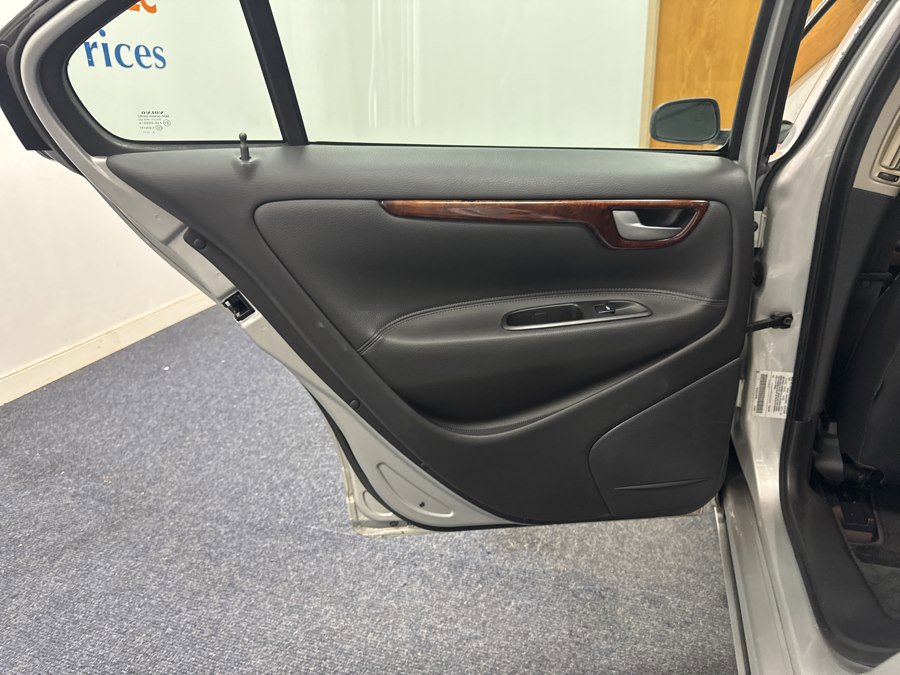 Used 2005 Volvo S60 2.5T AWD/4WD image 14