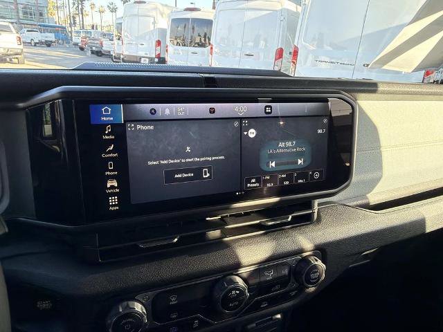 Used 2024 Jeep Wrangler Unlimited image 21