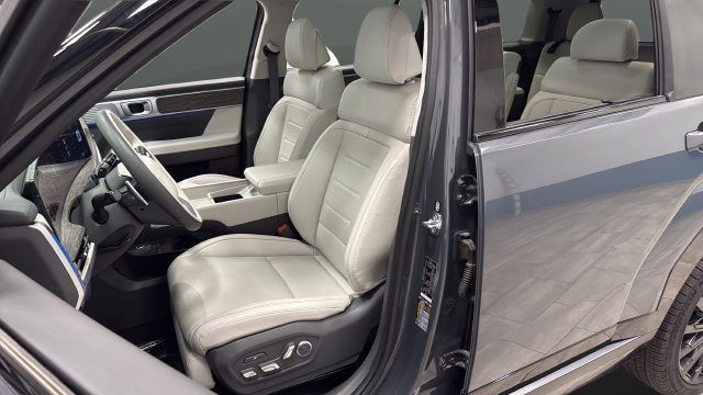 Used 2024 Hyundai Santa Fe Calligraphy AWD/4WD image 9