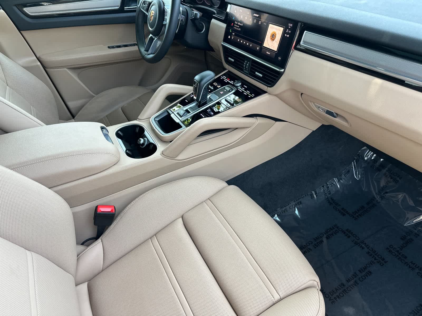 Certified 2023 Porsche Cayenne Platinum Edition AWD/4WD image 17