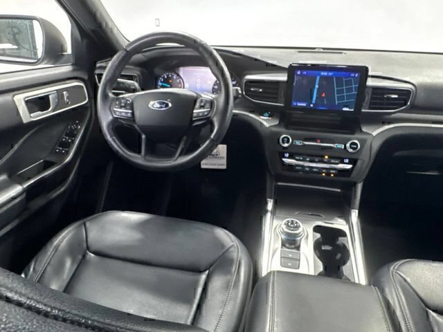Used 2020 Ford Explorer XLT w/ Equipment Group 202A RWD image 18