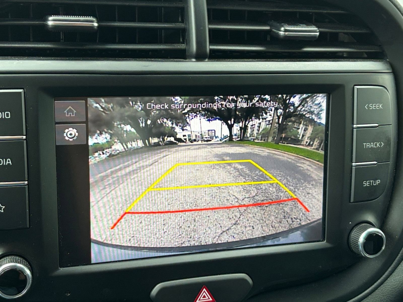 Used 2025 Kia Soul LX w/ LX Technology Package FWD image 20