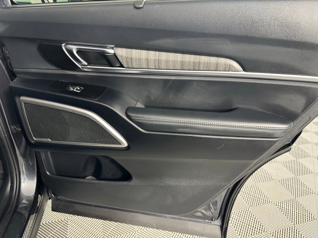 Used 2024 Kia Telluride EX image 29