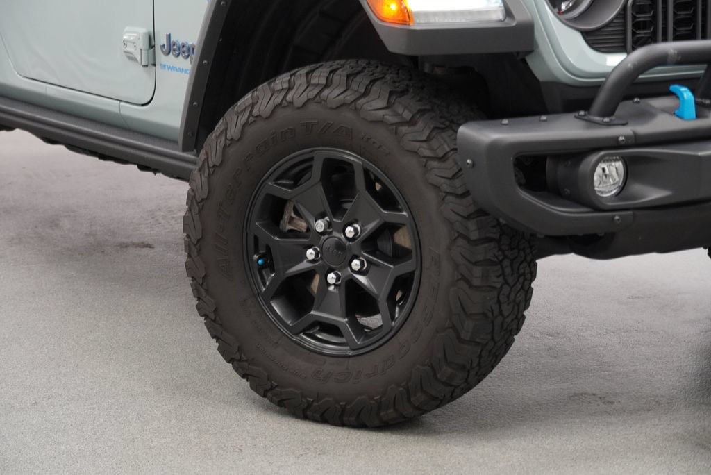 Used 2023 Jeep Wrangler Unlimited Rubicon 4xe AWD/4WD image 4