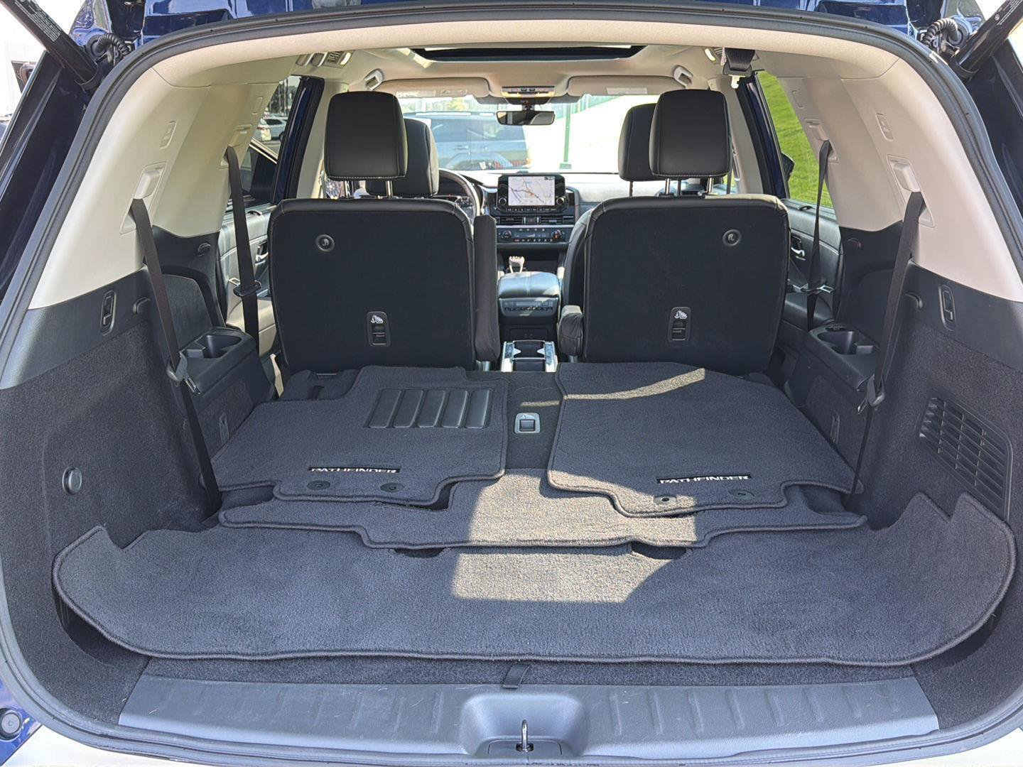 Used 2024 Nissan Pathfinder SL w/ SL Premium Package FWD image 35