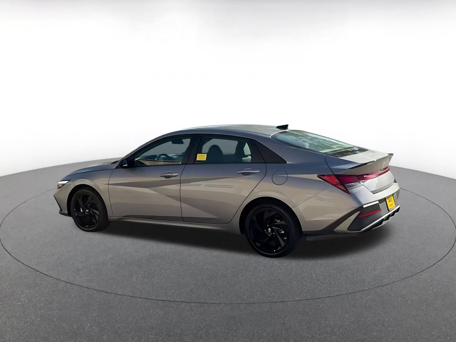 Used 2026 Hyundai Elantra Sport FWD image 9