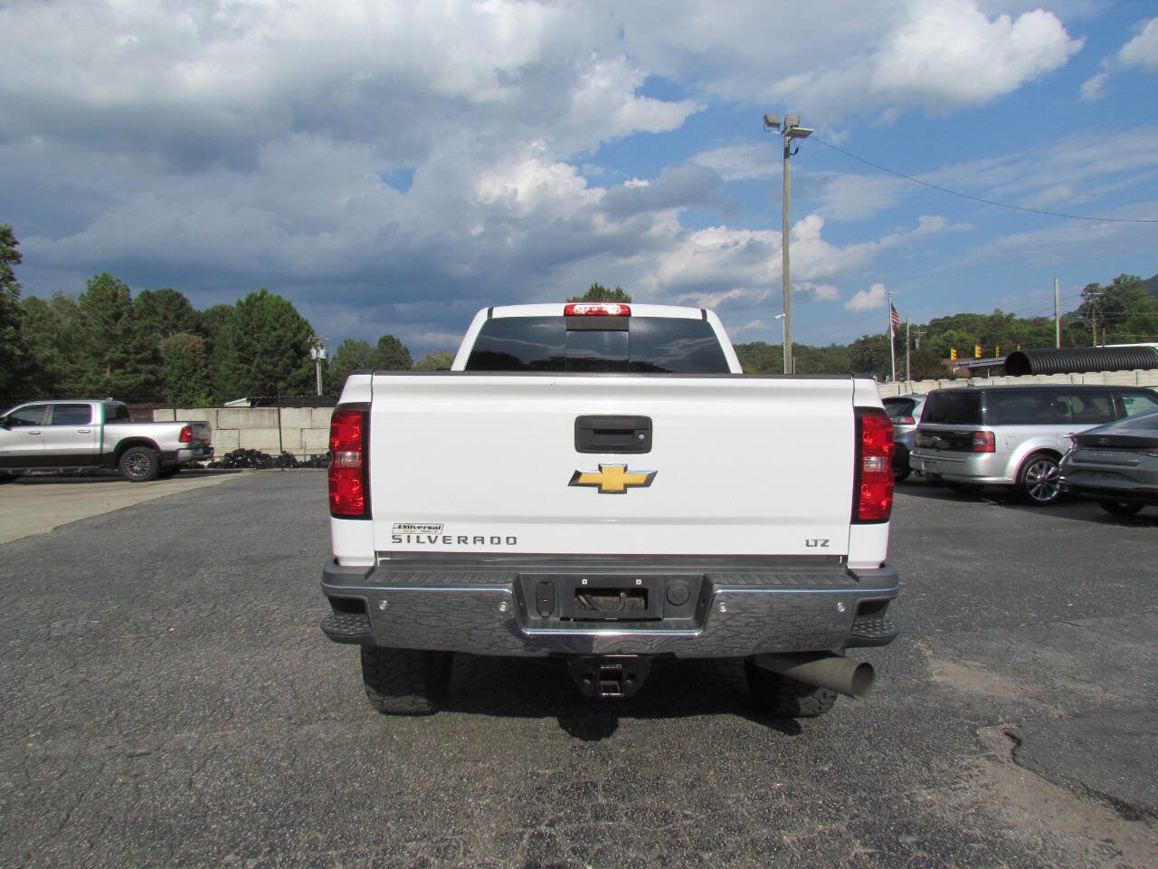 Used 2016 Chevrolet Silverado 2500 LTZ w/ Duramax Plus Package image 6