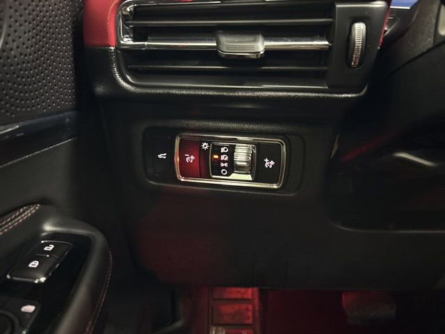 Used 2023 Lincoln Corsair Reserve w/ Rear Removable Package Tray image 37