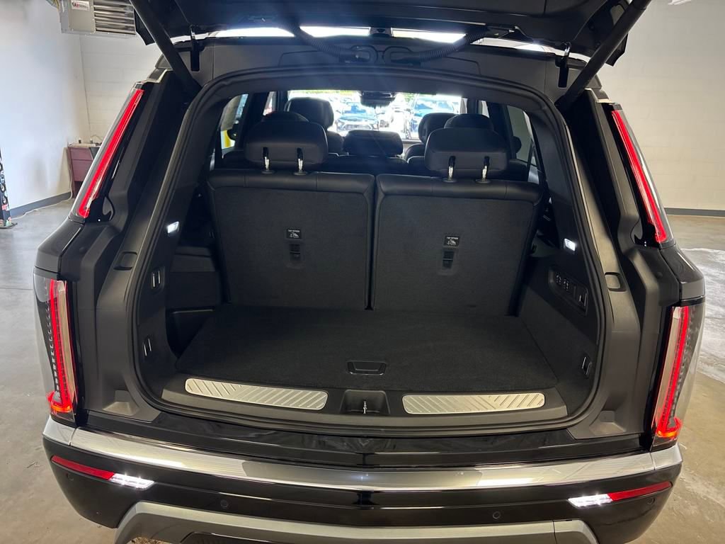 New 2026 Cadillac Vistiq Luxury image 17