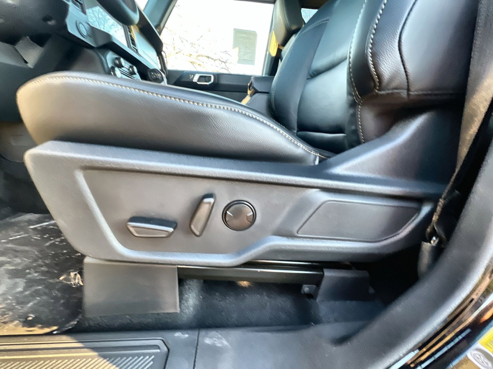 New 2025 Ford Bronco Badlands image 14