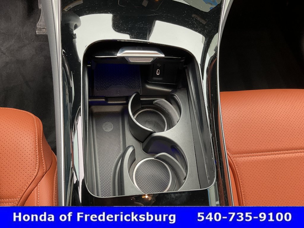 Used 2025 Mercedes-Benz GLC 300 4MATIC image 38
