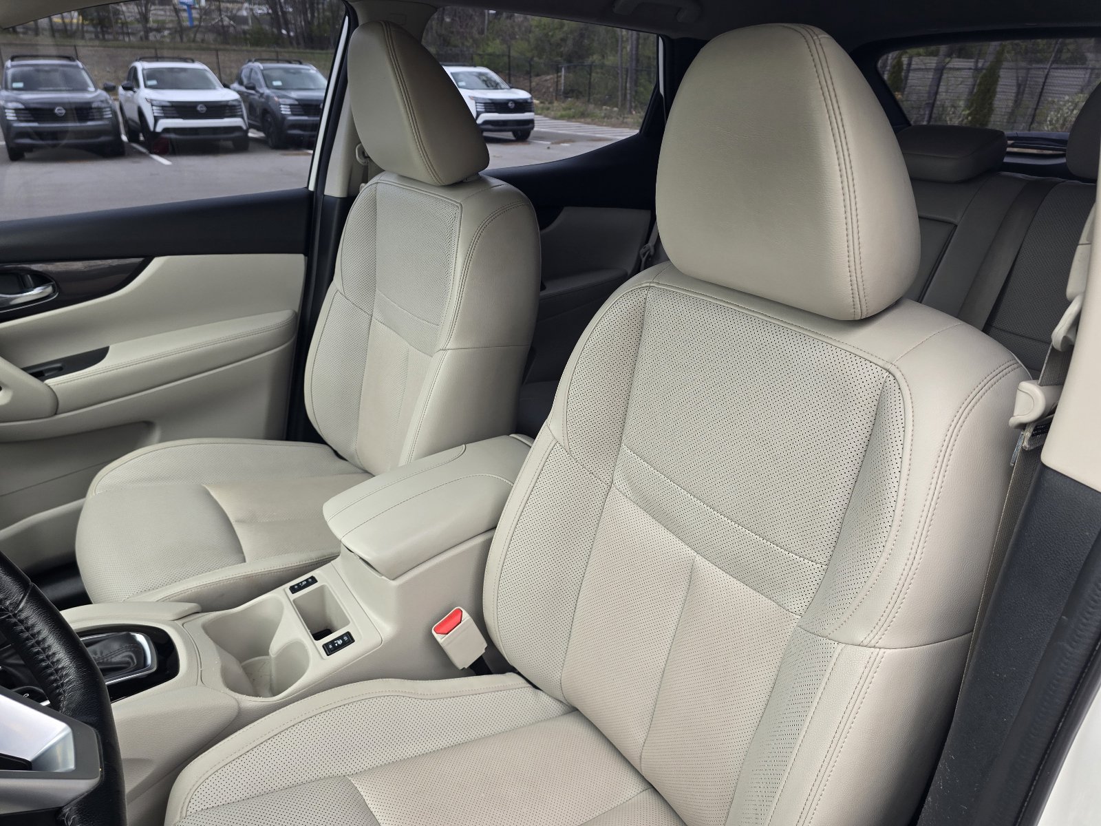 Used 2022 Nissan Rogue Sport SL FWD image 14