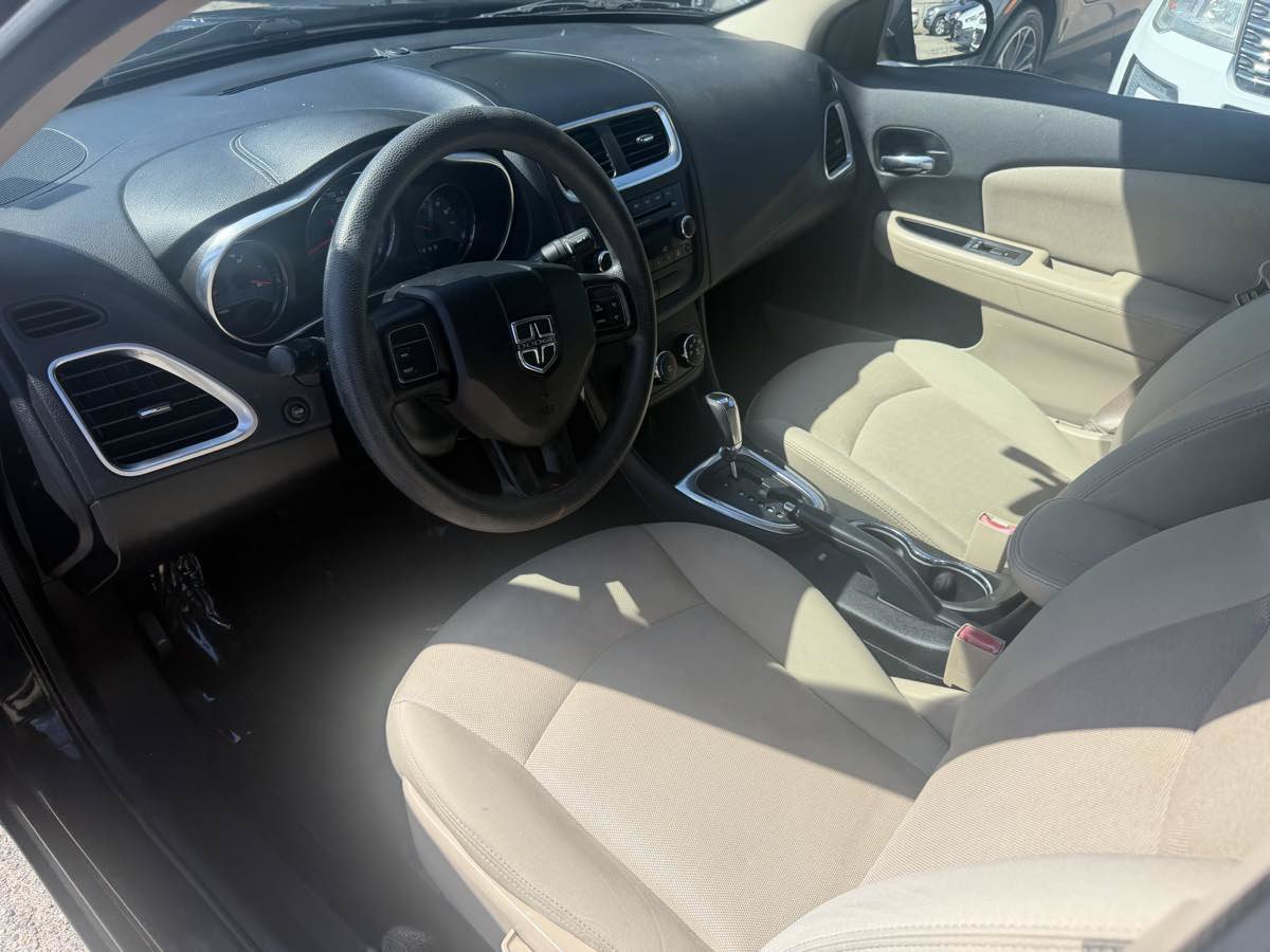 Used 2014 Dodge Avenger SE FWD image 11