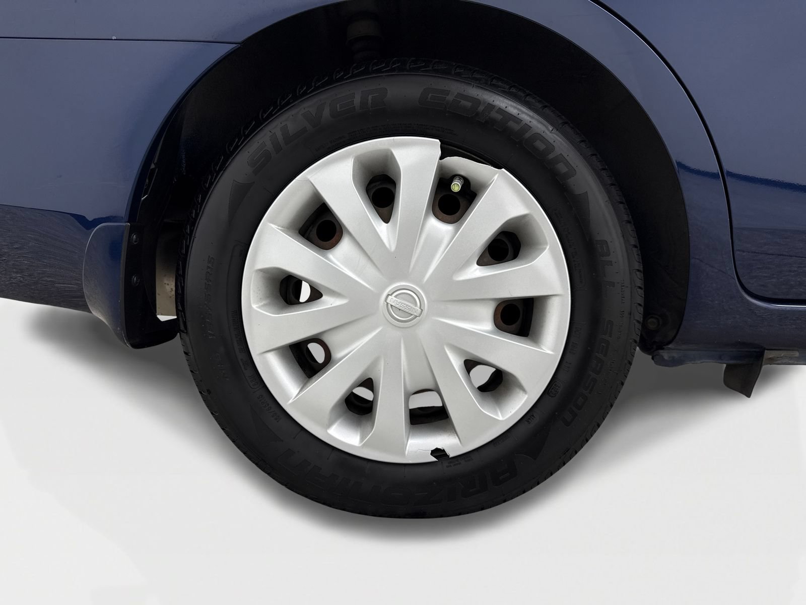 Used 2014 Nissan Versa SV FWD image 42