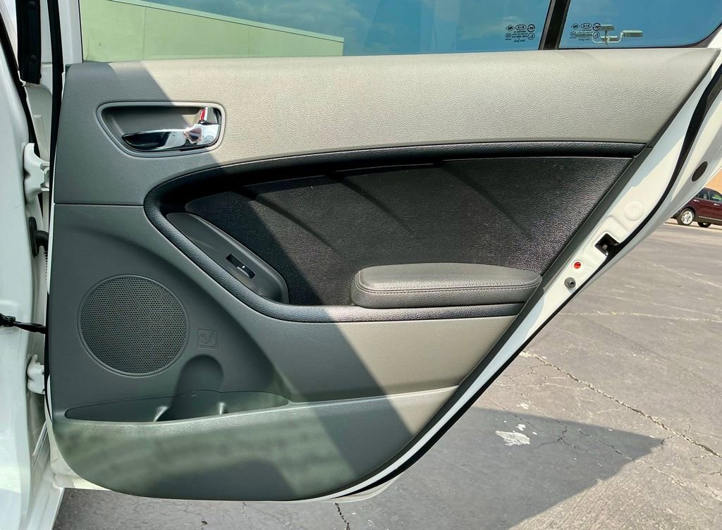 Used 2017 Kia Forte EX image 25