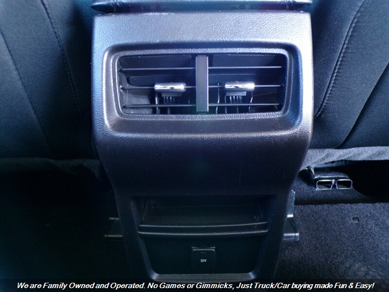 Used 2015 Ford Edge SE FWD image 31