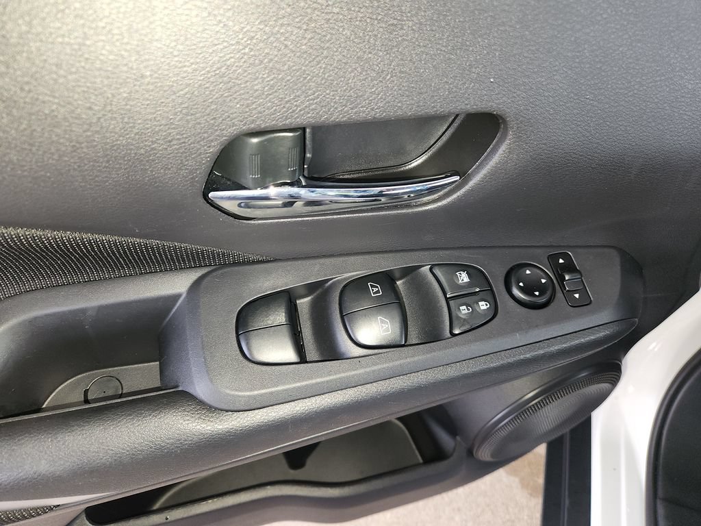 Used 2024 Nissan Kicks SV FWD image 29
