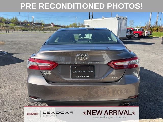 Used 2018 Toyota Camry XLE FWD image 4