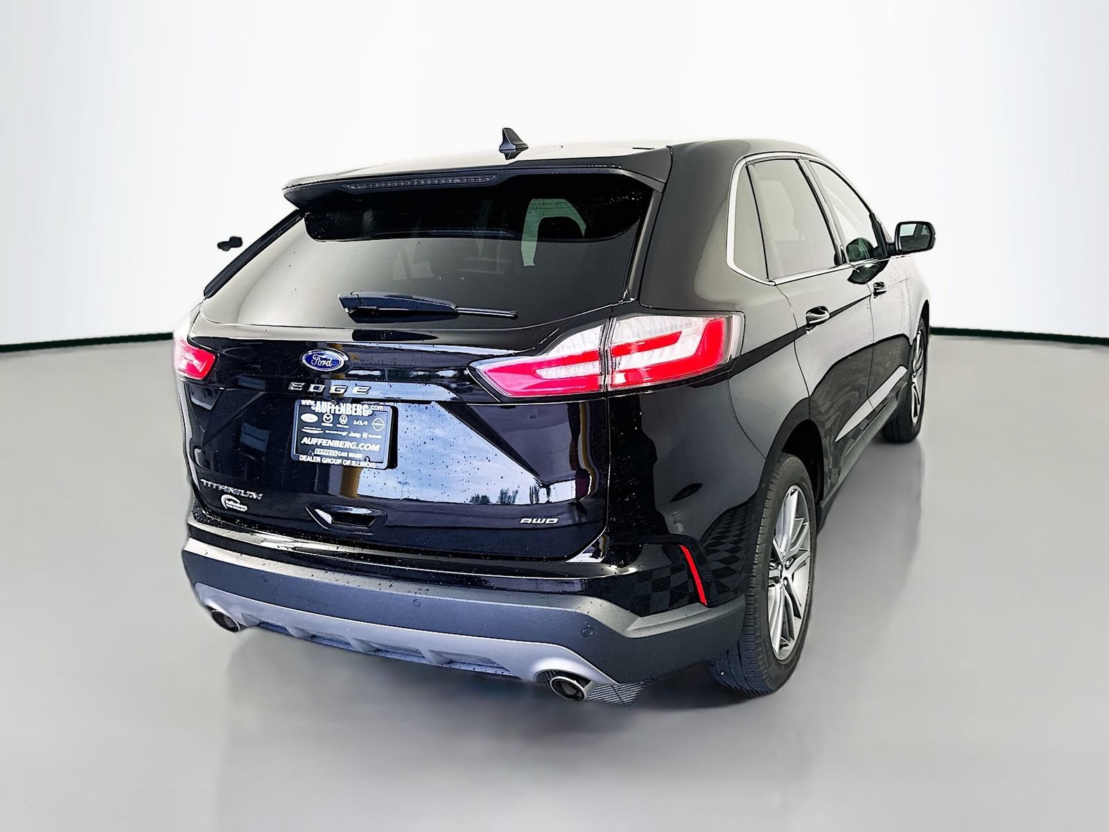 Used 2022 Ford Edge Titanium AWD/4WD image 7