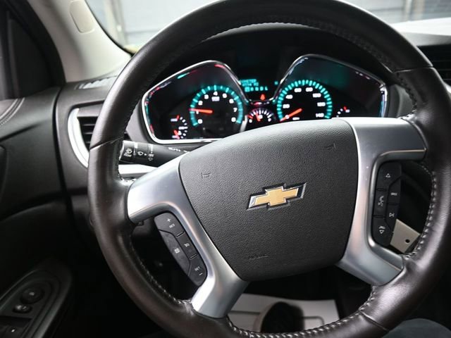 Used 2017 Chevrolet Traverse LT image 2