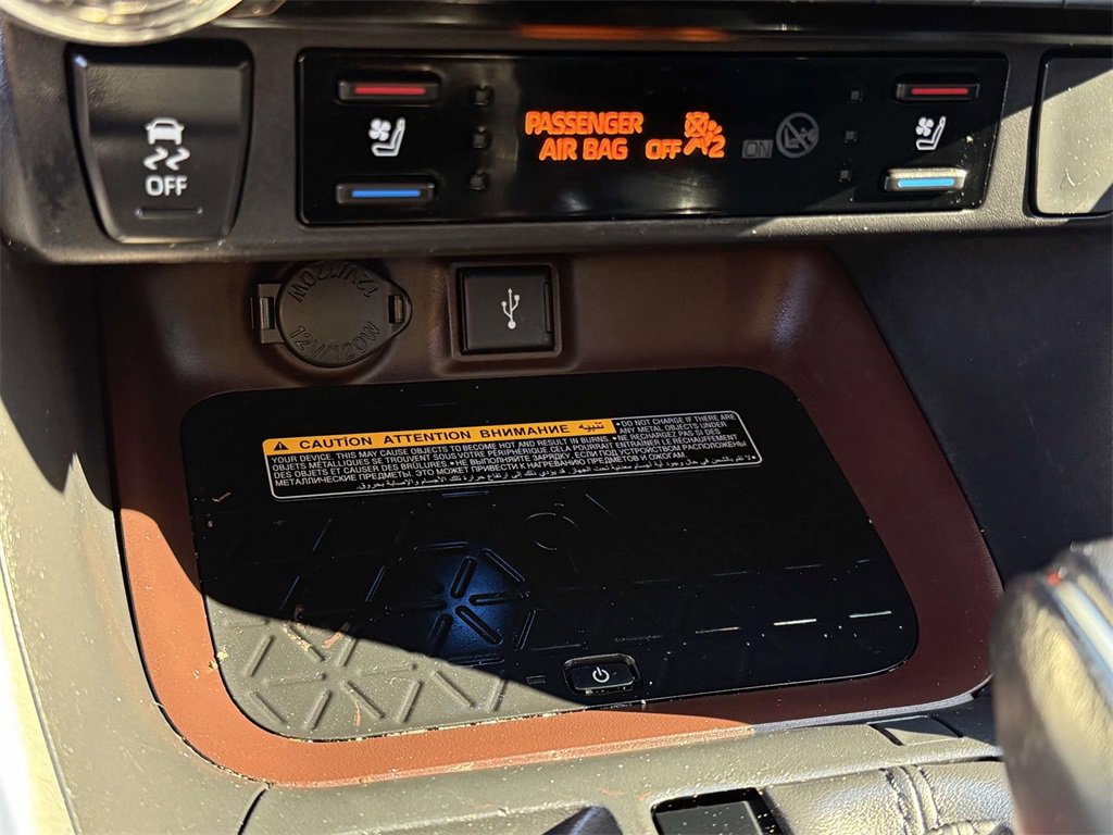 Used 2021 Toyota RAV4 Limited image 22